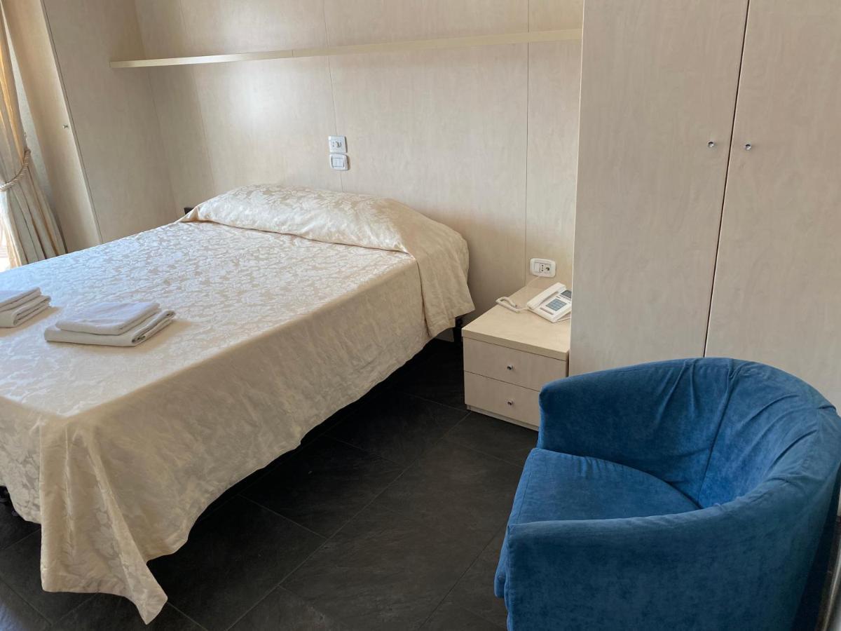 Hotel La Perla 리바 델 이탈리아 베로나 외부 사진