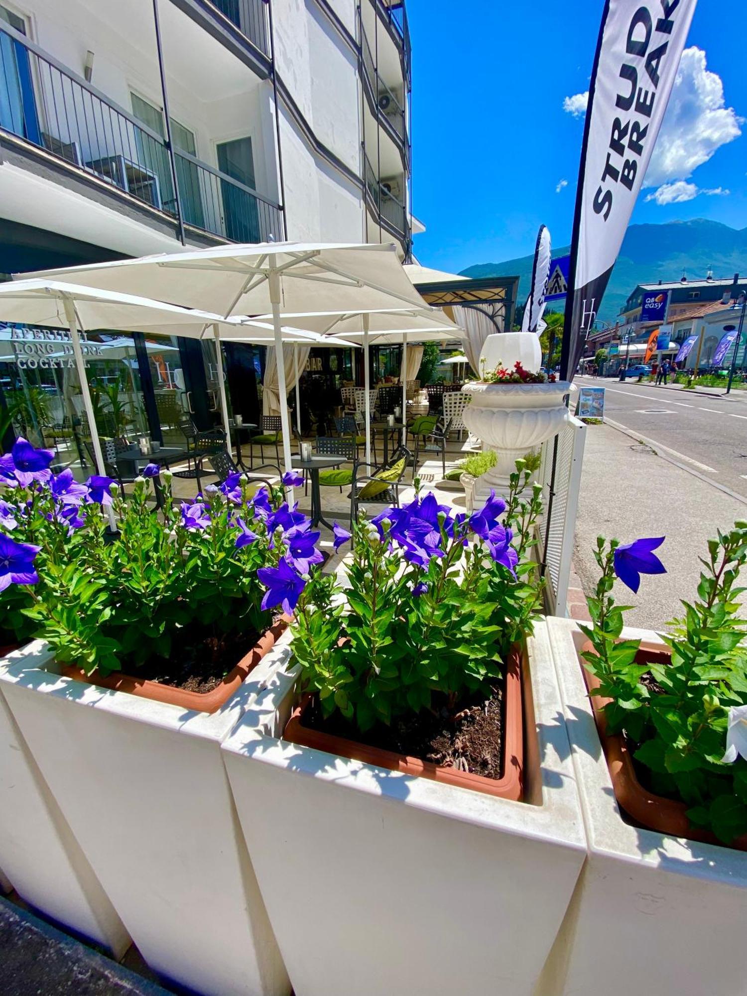Hotel La Perla 리바 델 이탈리아 베로나 외부 사진