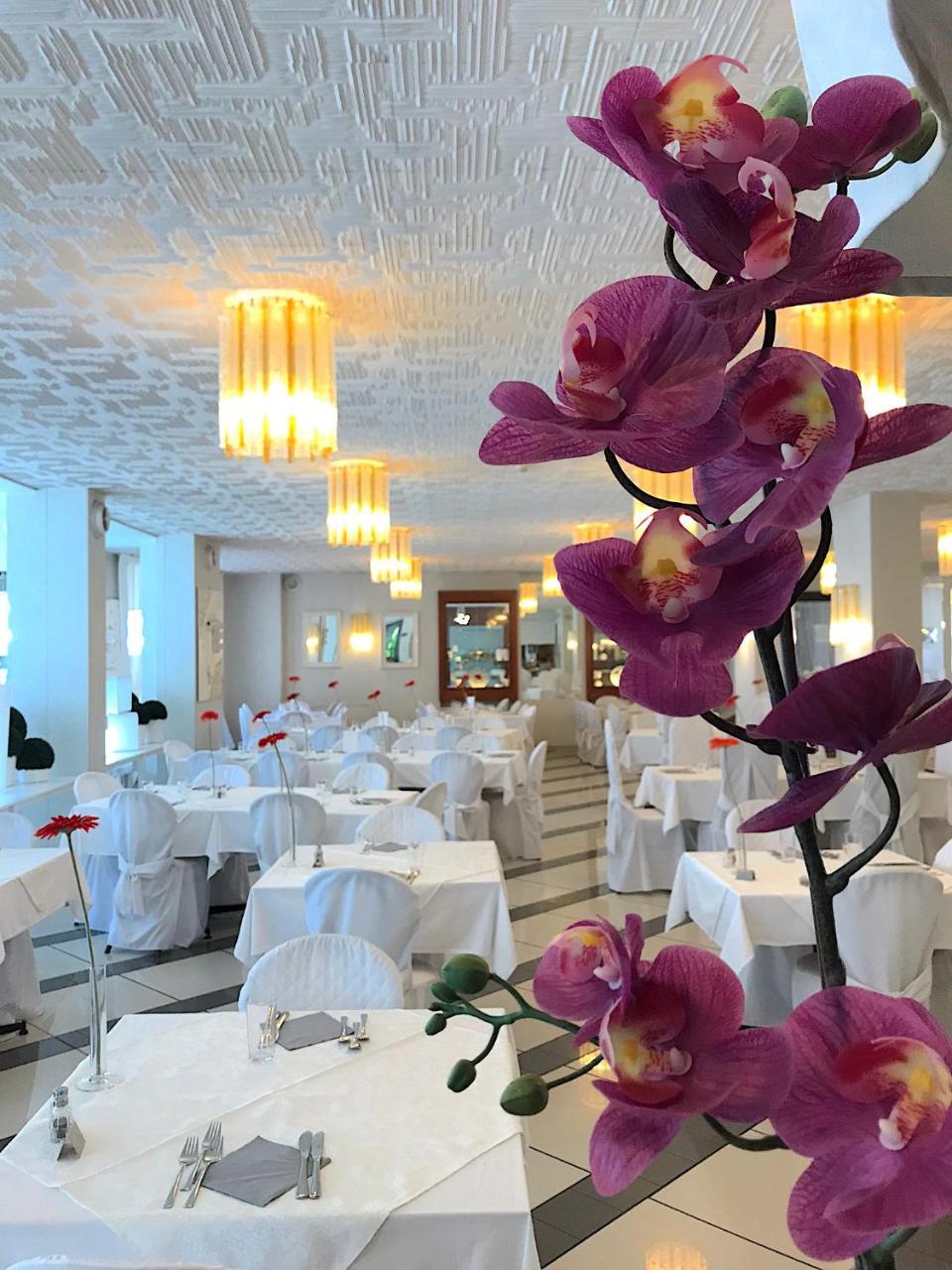 Hotel La Perla 리바 델 이탈리아 베로나 외부 사진